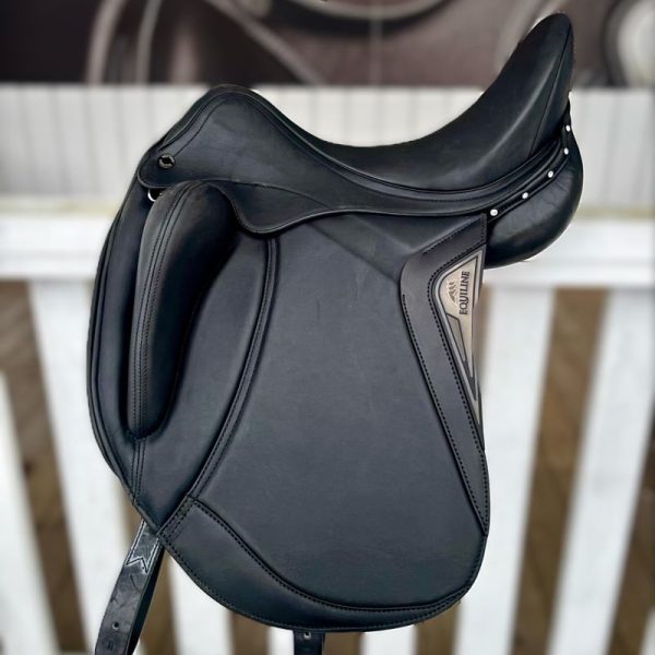 Equiline Alissum 17"