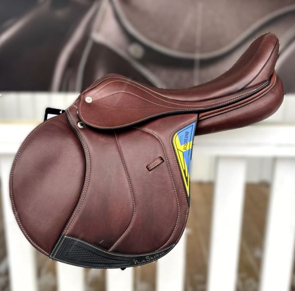 Equiline Nick Skelton Hoppsadel 17"